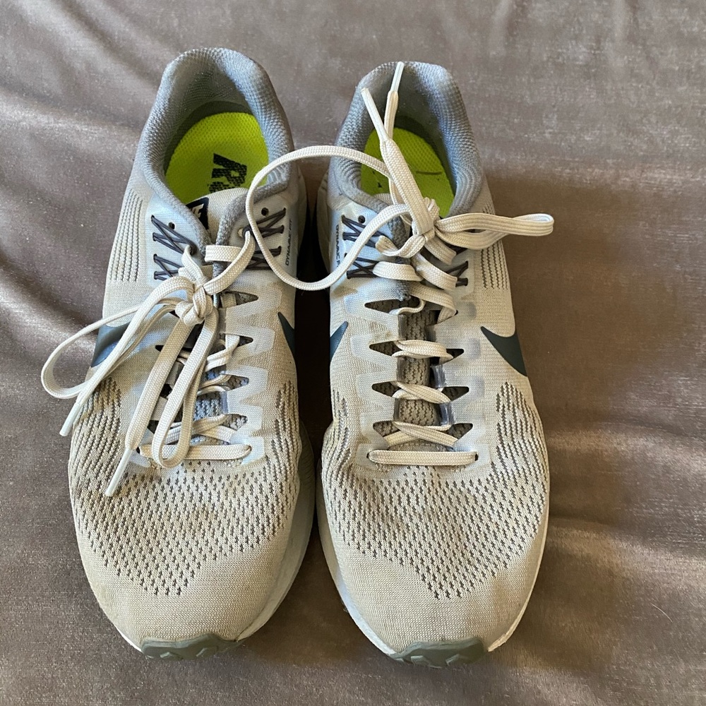 Light Gray Ombré Nike Zoom Structure 21 Shoes